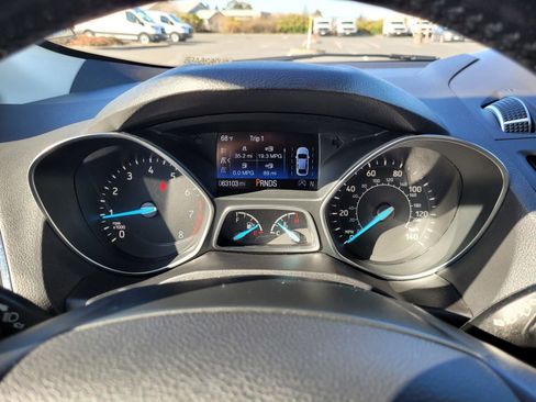 Used 2019 Ford Escape Titanium image 30