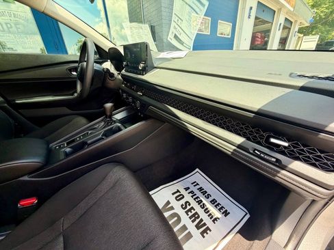 Used 2024 Honda Accord EX image 27