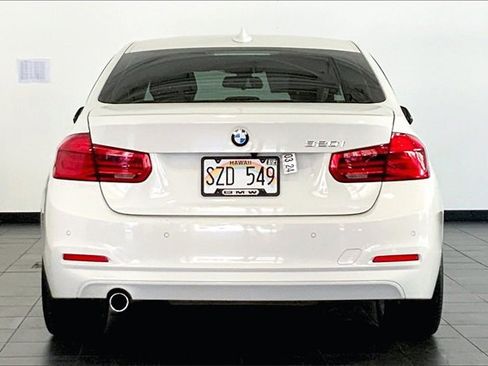 Used 2017 BMW 320i Sedan image 4