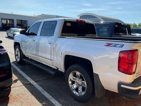 Used 2018 Chevrolet Silverado 1500 LTZ Z71 w/ LTZ Plus Package AWD/4WD image 4