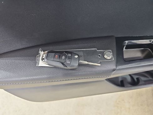 Used 2015 Ford Fusion SE FWD image 39