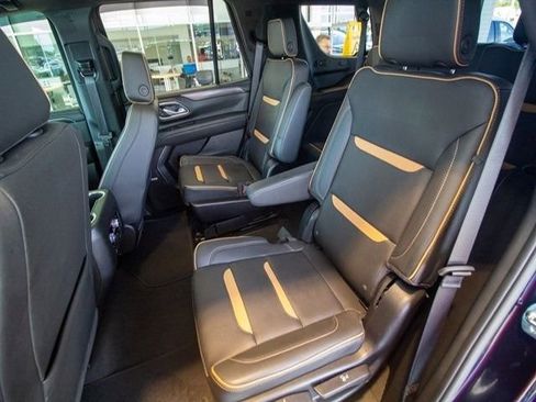 Used 2024 GMC Yukon AT4 w/ AT4 Premium Package image 4