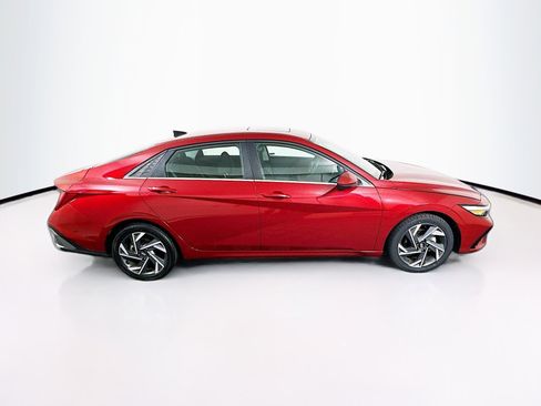 Used 2025 Hyundai Elantra SEL FWD image 10