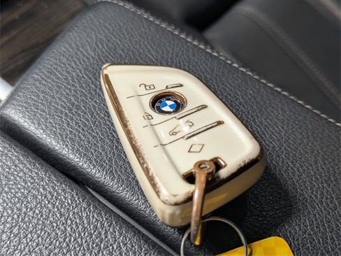 Used 2022 BMW 530i w/ Premium Package image 24