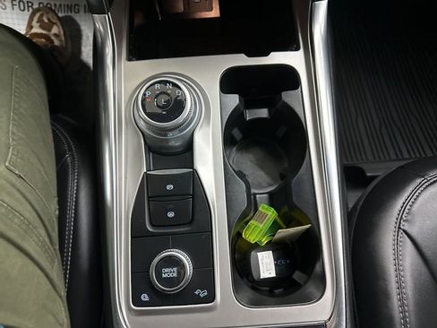 Used 2022 Ford Explorer XLT w/ Equipment Group 202A image 44