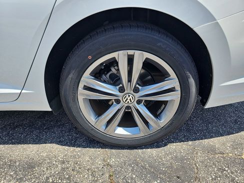 Used 2020 Volkswagen Jetta R-Line FWD image 35