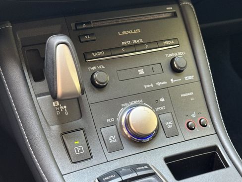 Used 2016 Lexus CT 200h w/ Navigation Package FWD image 30