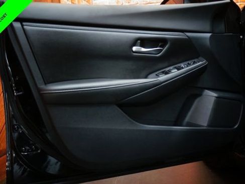 Certified 2022 Nissan Sentra SV FWD image 30