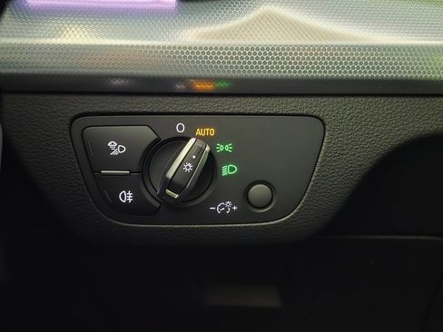 Certified 2025 Audi Q5 2.0T Premium Plus w/ Premium Plus Package image 29