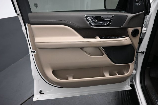 Certified 2023 Lincoln Navigator Reserve RWD image 20