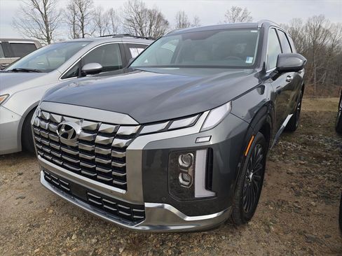 Used 2024 Hyundai Palisade Calligraphy image 3