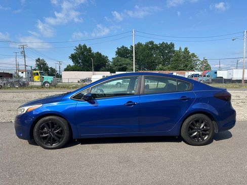 Used 2017 Kia Forte S image 4