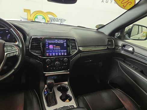 Used 2019 Jeep Grand Cherokee Overland AWD/4WD image 26
