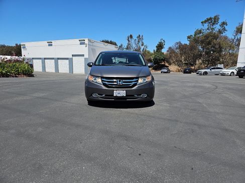 Used 2014 Honda Odyssey Touring Elite image 2