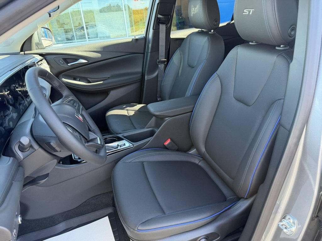 Used 2026 Buick Encore GX Sport Touring w/ Advanced Technology Package AWD/4WD image 18