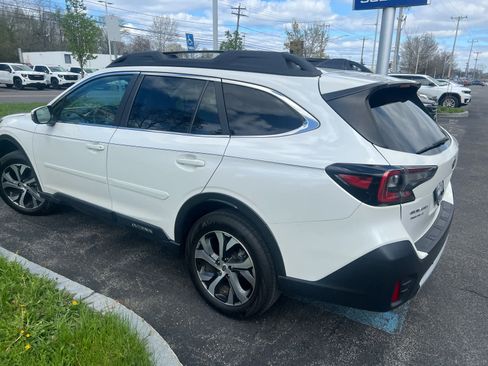 Used 2022 Subaru Outback Limited AWD/4WD image 7