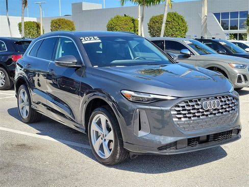 Certified 2025 Audi Q5 Premium Plus w/ Premium Plus image 1