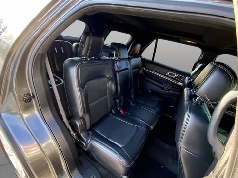 Used 2017 Ford Explorer Limited w/ Equipment Group 301A FWD image 16