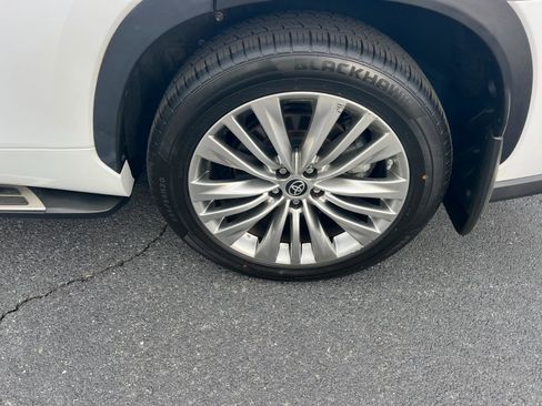 Used 2022 Toyota Highlander Platinum image 41