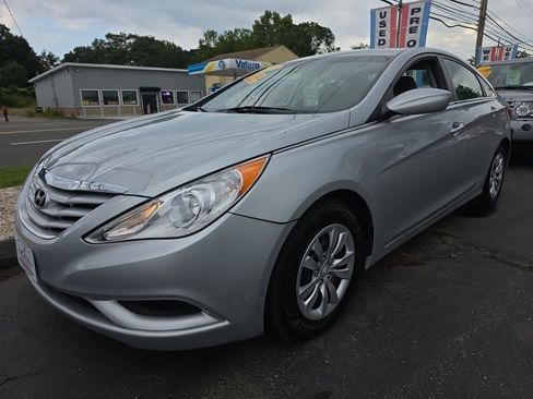 Used 2011 Hyundai Sonata GLS FWD image 3