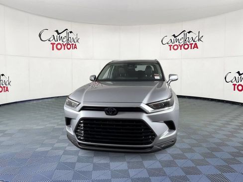 Used 2025 Toyota Grand Highlander AWD image 6