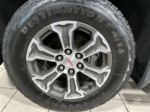 Used 2019 GMC Sierra 1500 SLE w/ SLE Value Package image 22