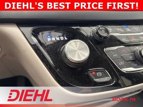 Used 2019 Chrysler Pacifica Touring-L w/ Advanced Safetytec Group FWD image 35