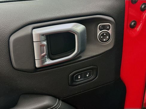 Used 2022 Jeep Wrangler Sahara w/ Cold Weather Group image 15