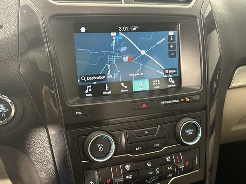 Used 2018 Ford Explorer XLT w/ Equipment Group 202A FWD image 5