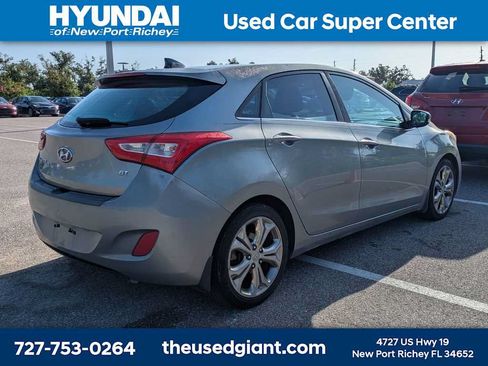 Used 2015 Hyundai Elantra GT w/ Option Group 03 FWD image 2