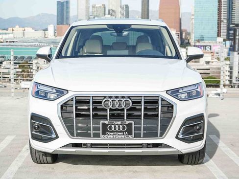Used 2023 Audi Q5 2.0T Premium w/ Convenience Package image 2