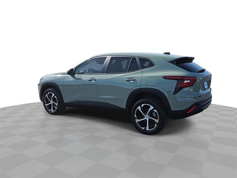 Certified 2024 Chevrolet Trax RS w/ Driver Confidence Package image 6