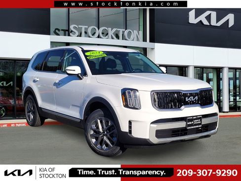 Used 2024 Kia Telluride LX image 1