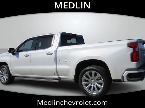 Used 2020 Chevrolet Silverado 1500 High Country w/ Technology Package AWD/4WD image 6