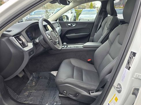 Certified 2025 Volvo XC60 B5 Plus AWD/4WD image 21