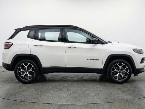 Used 2025 Jeep Compass Limited AWD/4WD image 11