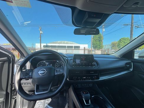 Used 2025 Nissan Rogue SV AWD/4WD image 35