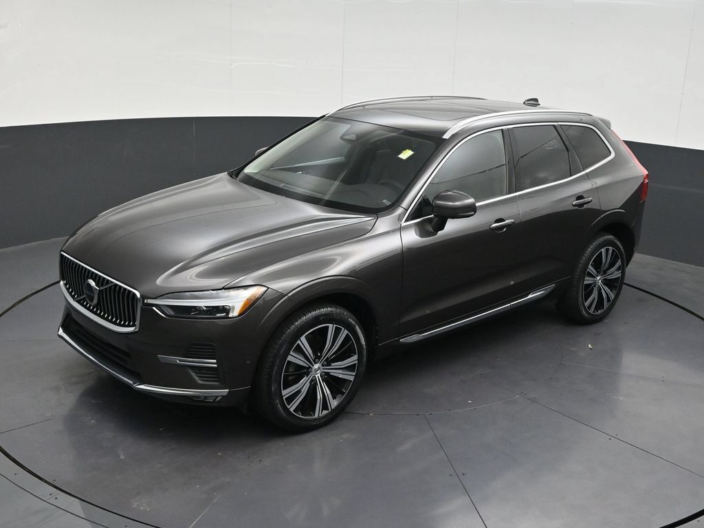 Certified 2023 Volvo XC60 B5 Plus AWD/4WD image 16