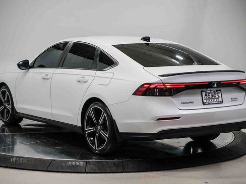Used 2023 Honda Accord Sport image 2
