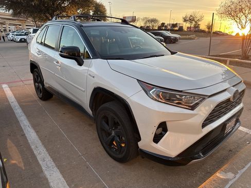 Used 2020 Toyota RAV4 XSE image 1