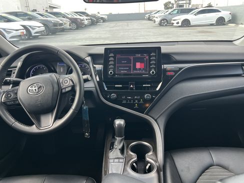 Used 2022 Toyota Camry SE w/ Carpet Mat Package (TMS) image 19