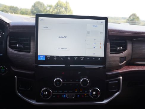 Used 2022 Ford Expedition Max Limited image 26