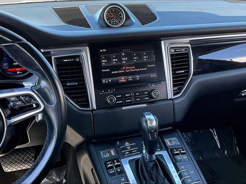 Used 2017 Porsche Macan AWD/4WD image 7
