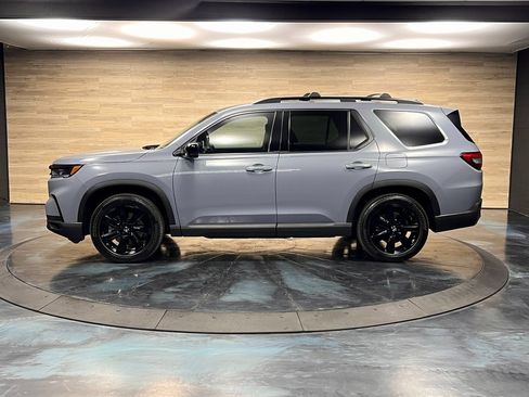 Used 2025 Honda Pilot Black Edition image 18