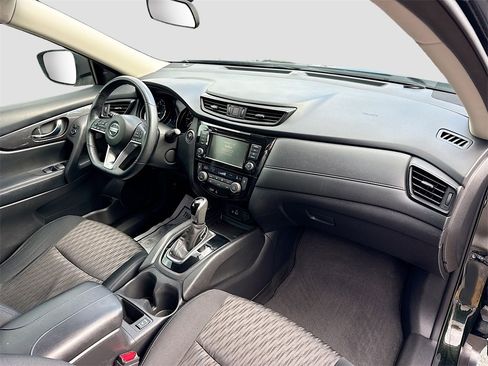 Used 2018 Nissan Rogue SV image 30