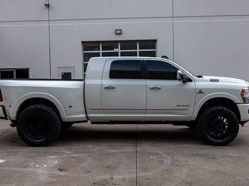 Used 2021 RAM 3500 Limited image 11