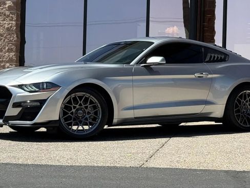 Used 2021 Ford Mustang Coupe RWD image 3