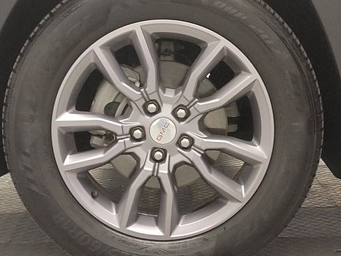 Used 2023 GMC Terrain SLT image 31