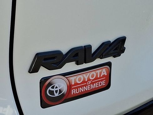 Certified 2021 Toyota RAV4 XSE AWD/4WD image 32
