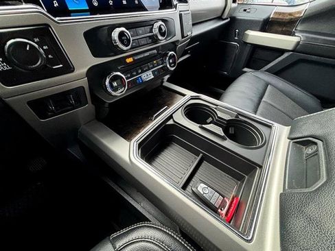 Used 2022 Ford F250 Lariat w/ Lariat Ultimate Package image 23